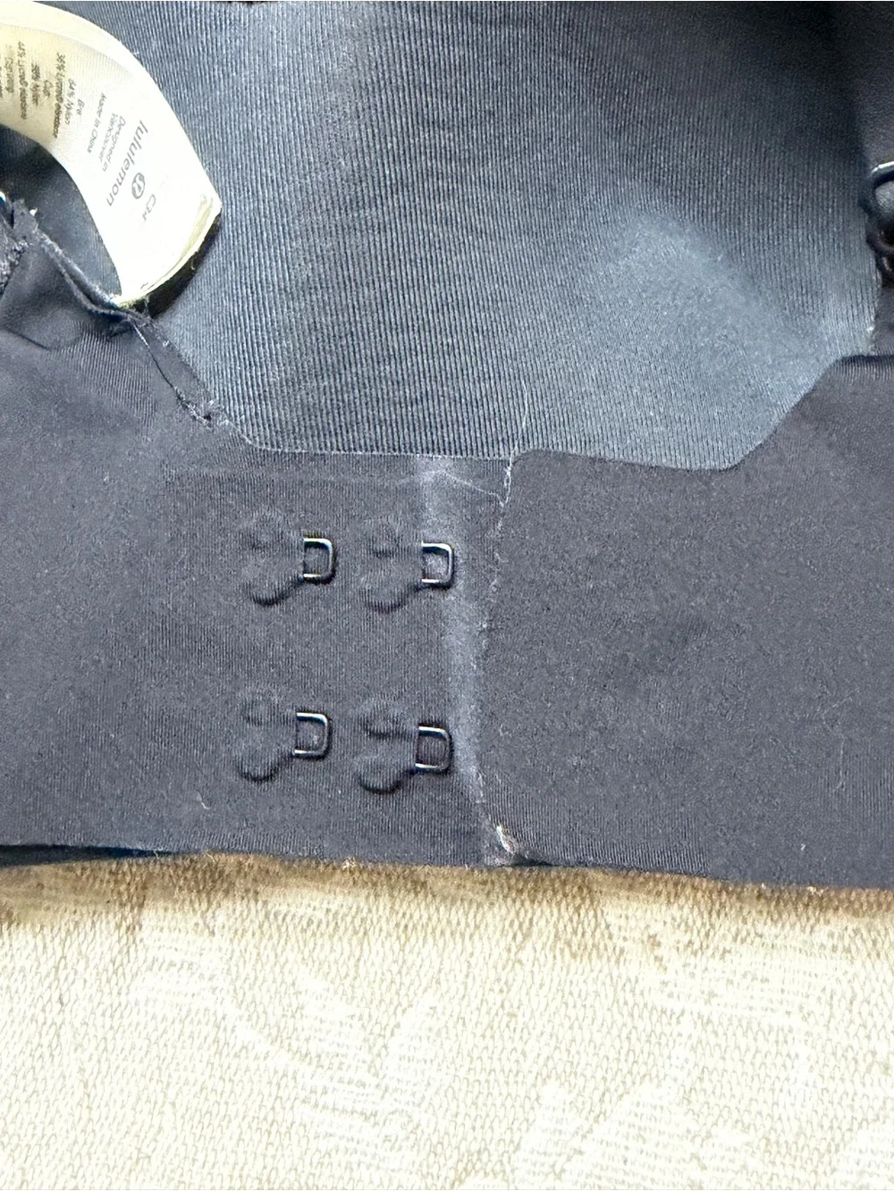Lululemon Women's Black Sports Bra C34 - Supportive Athletic Activewear